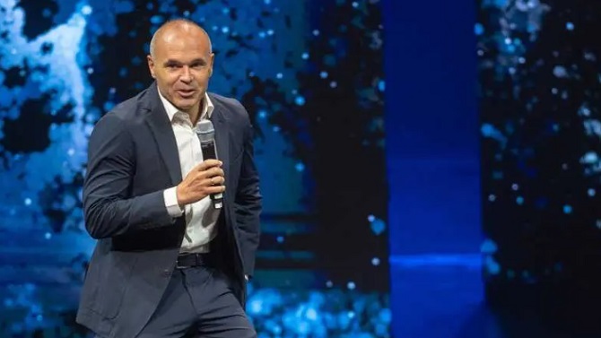 Iniesta desvincula sus éxitos de Negreira: 