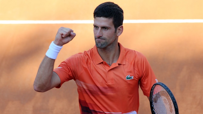 Djokovic resiste ante el chino Bu en el torneo de Pekín e iguala las 31 victorias de Nadal