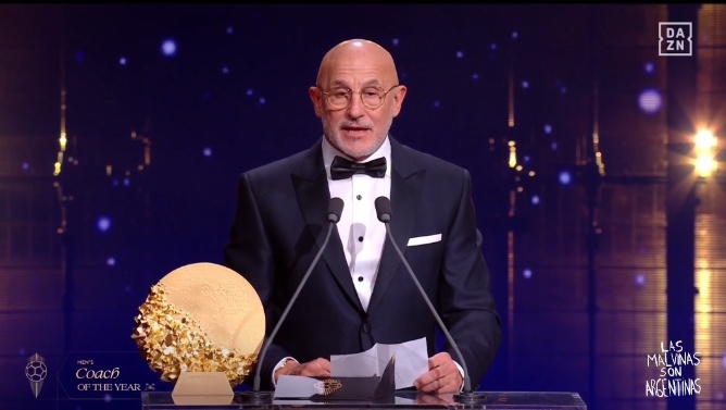 El seleccionador Luis de la Fuente se hace con el Balón de Oro a mejor entrenador