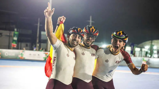 El relevo Guzmán-Peula-Taibo se proclama campeón del mundo de patinaje de velocidad