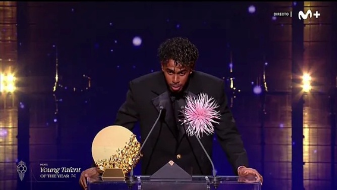Lamine Yamal es galardonado con el tercer Kopa consecutivo en la gala del Balón de Oro