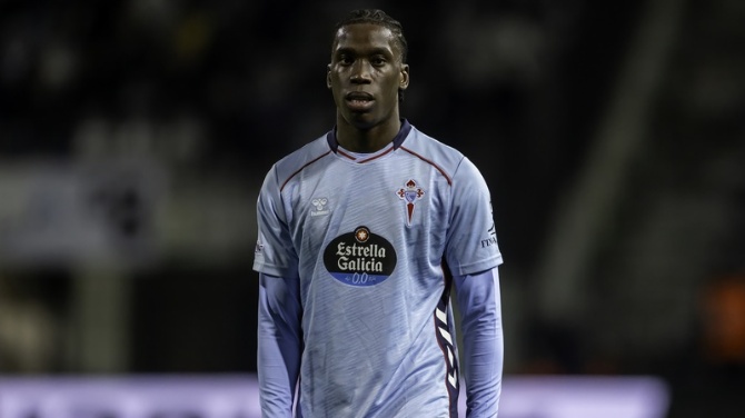 Roban joyas y dinero en efectivo de la casa del futbolista del Celta Ilaix Moriba en Pontevedra
