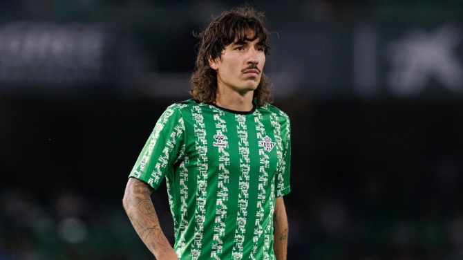 La Fiscalía investiga a un youtuber por sus declaraciones homófobas sobre Héctor Bellerín