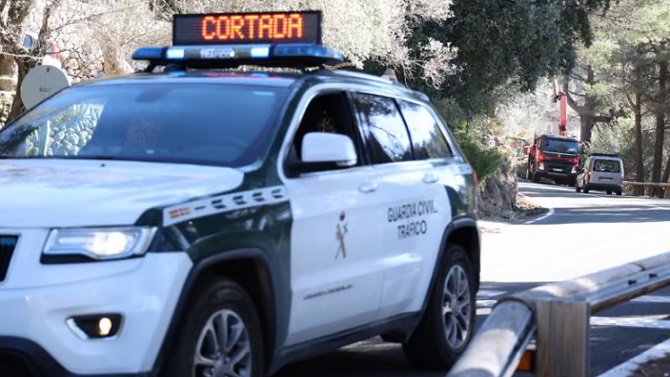 Muere un piloto y el copiloto herido grave al caer por un barranco en un rally en Mallorca