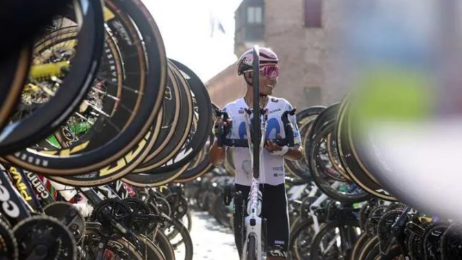 Nairo Quintana se despide del ciclismo con un homenaje en el Giro de Emilia