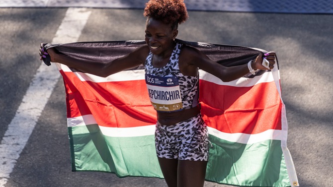 La actual campeona del mundo de maratón, Peres Jepchirchir, suspendida por dopaje