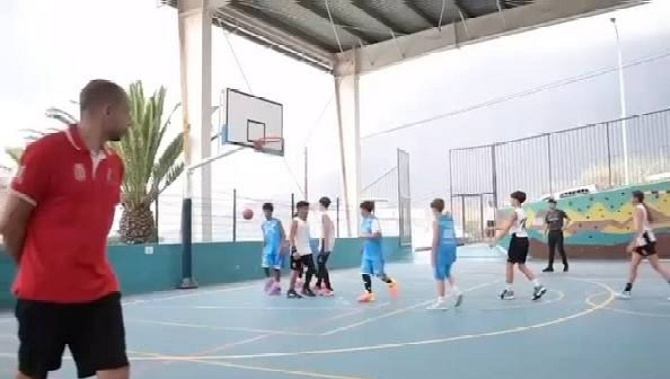 El club herreño de básquet Baskhero denuncia que tiene que jugar como local en Tenerife
