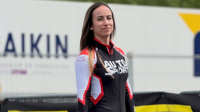 La española Sandra Gómez se corona como la primera campeona del mundo de Hard Enduro