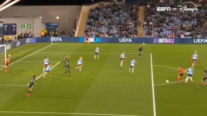 Indignación en el Real Madrid al anularse un gol al equipo femenino en Champions ante el City