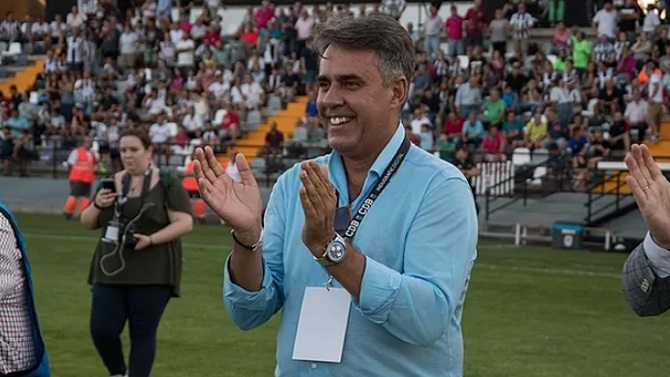 Diez años de cárcel al expresidente del Badajoz por defraudar IVA en venta de carburantes
