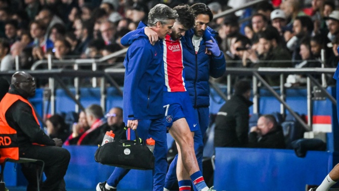 El PSG pierde al extremo Kvaratskhelia el resto del curso por una rotura del ligamento cruzado