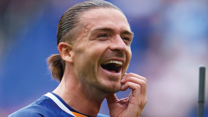 El Everton deja fuera de la Copa a Grealish ante el Newcastle por faltar al entrenamiento
