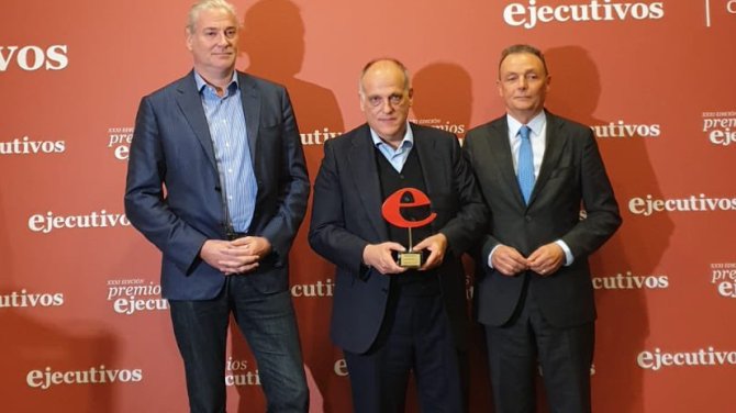 F. @ejecutivos_es F. @ejecutivos_es