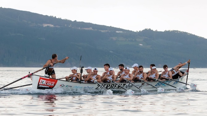 F: ACT - Asociaci&oacute;n Clubes Traineras