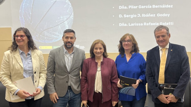 F: comunicacion.unex.es