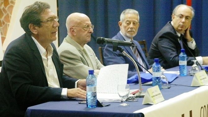 Arnaldo, a la izquierda, durante la celebraci&oacute;n del XX Aniversario de IUSPORT, junto a Pepe Mateo, Jos&eacute; Luis Carretero y Javier Latorre, subdirector de IUSPORT