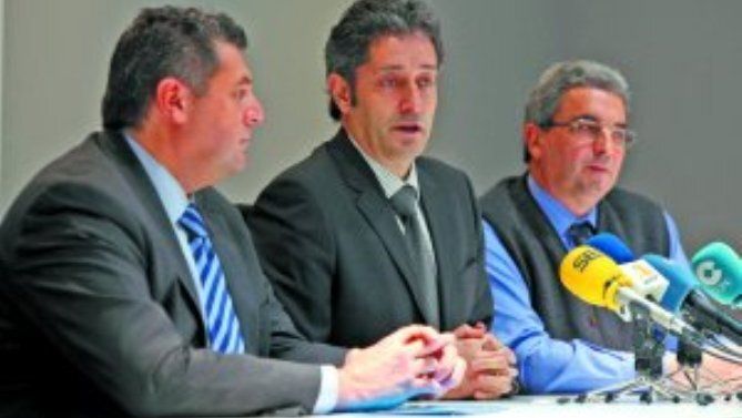 Pedro Mari Ruiz de Azua, primero por la derecha // Diario Vasco