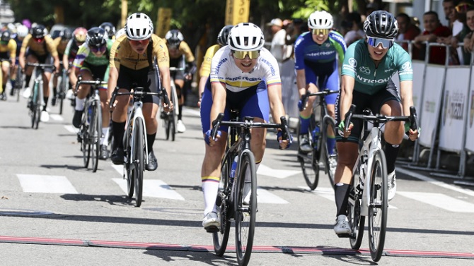 F: Federaci&oacute;n Colombiana de Ciclismo