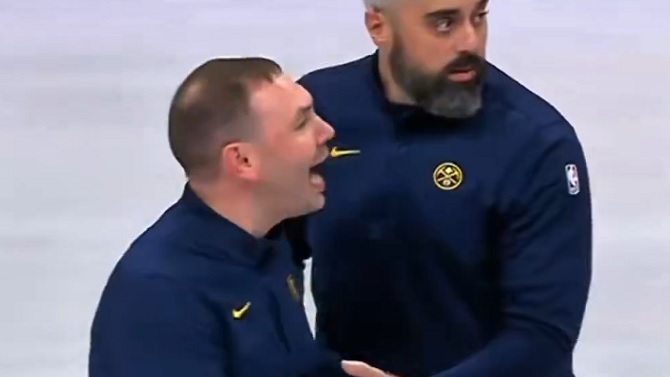 F: Captura @BrickCenter_